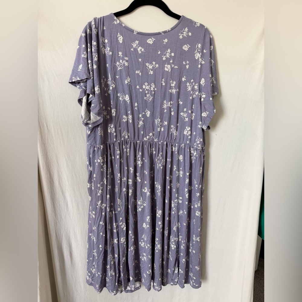torrid Lavender Floral Scoop Neck Short Sleeve Dress - Picture 2 of 3